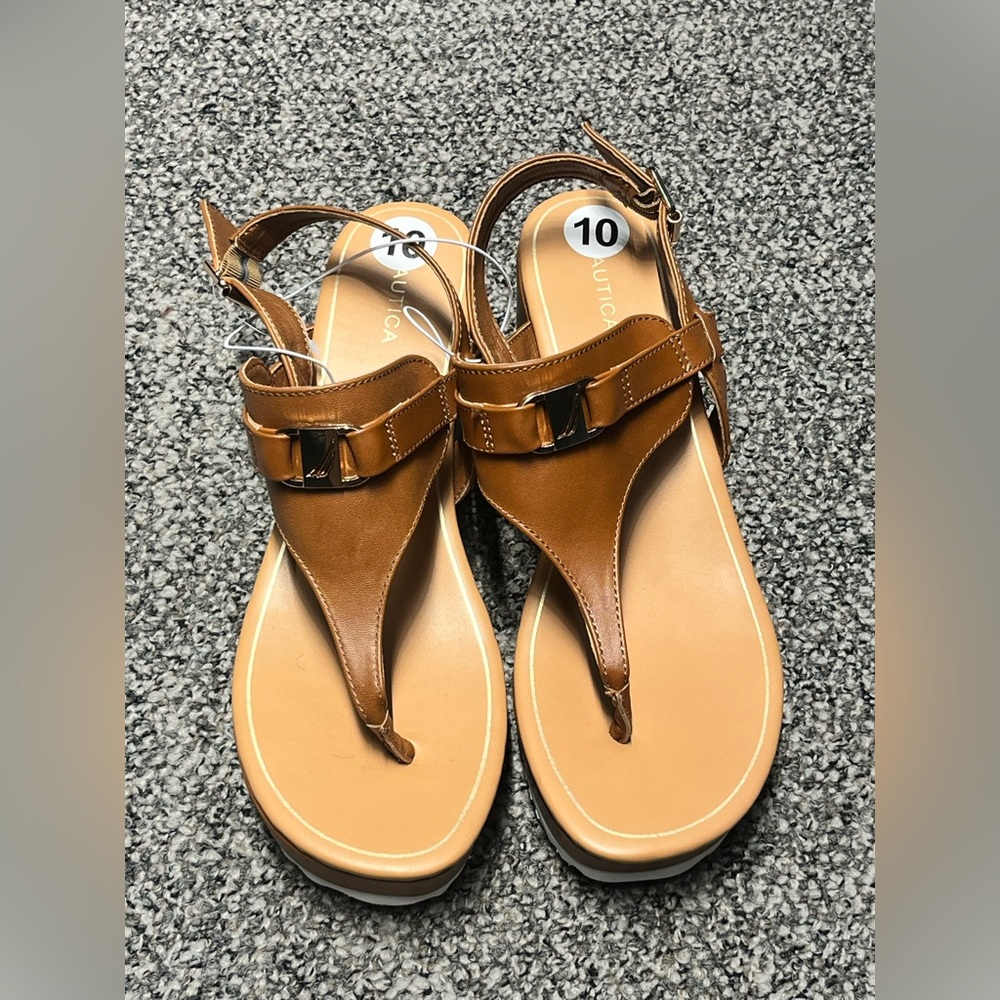 Nautica Women’s Tan Leather Thong Sandals Size 10- NWT